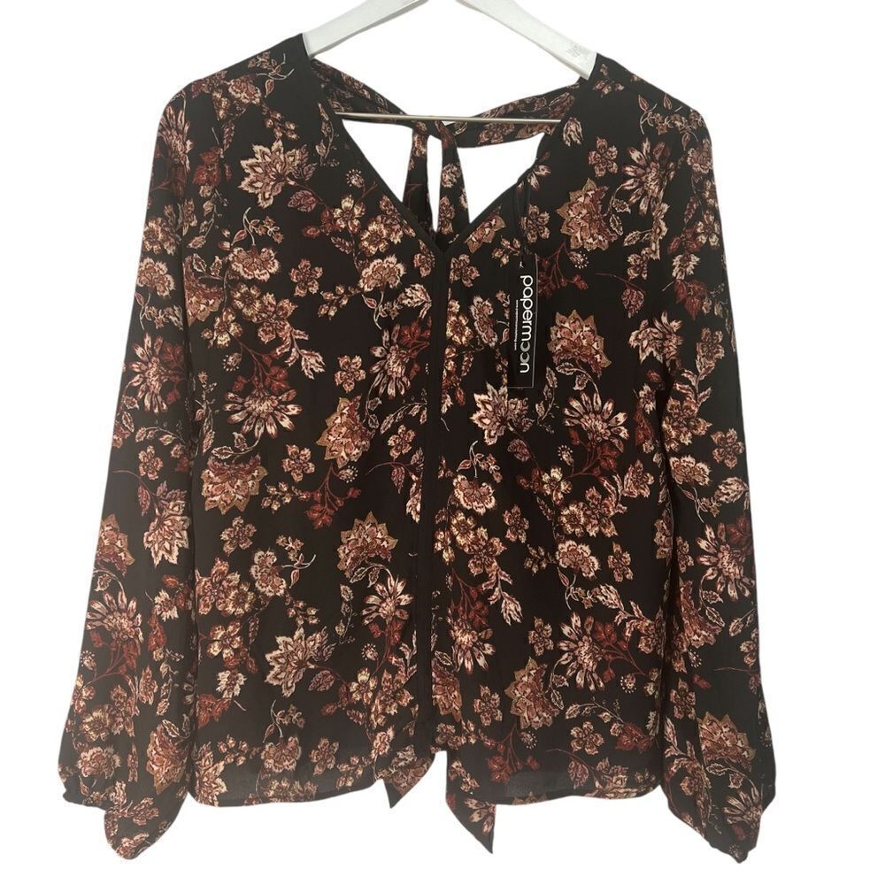 NWT Stitch Fix Papermoon Floral Blouse size Small Black Double V Tie Back Top